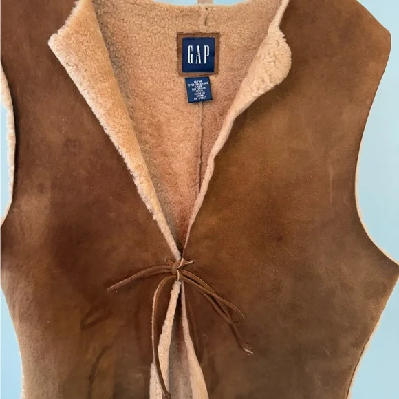 GAP Women's Brown Shearling Vest - Picture 3 of 6